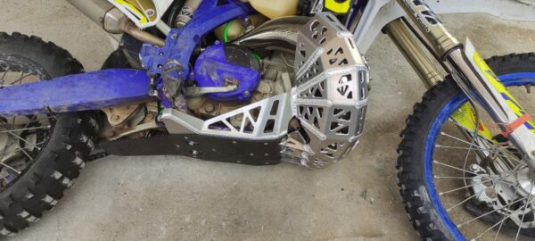 ⁦מגן גחון משולב SHERCO SE-R נפח 250/300 2023-25⁩ – תמונה ⁦2⁩