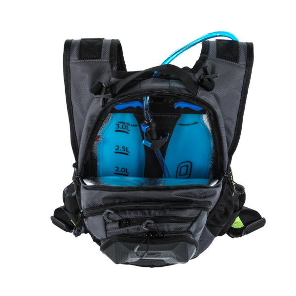 ⁦תיק גב רכיבה עם שלוקר 3L OGIO DAKAR⁩ – תמונה ⁦3⁩