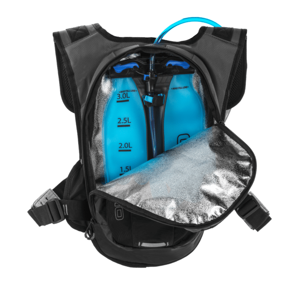 ⁦תיק גב לרכיבה עם שלוקר OGIO ATLAS 3L⁩ – תמונה ⁦3⁩